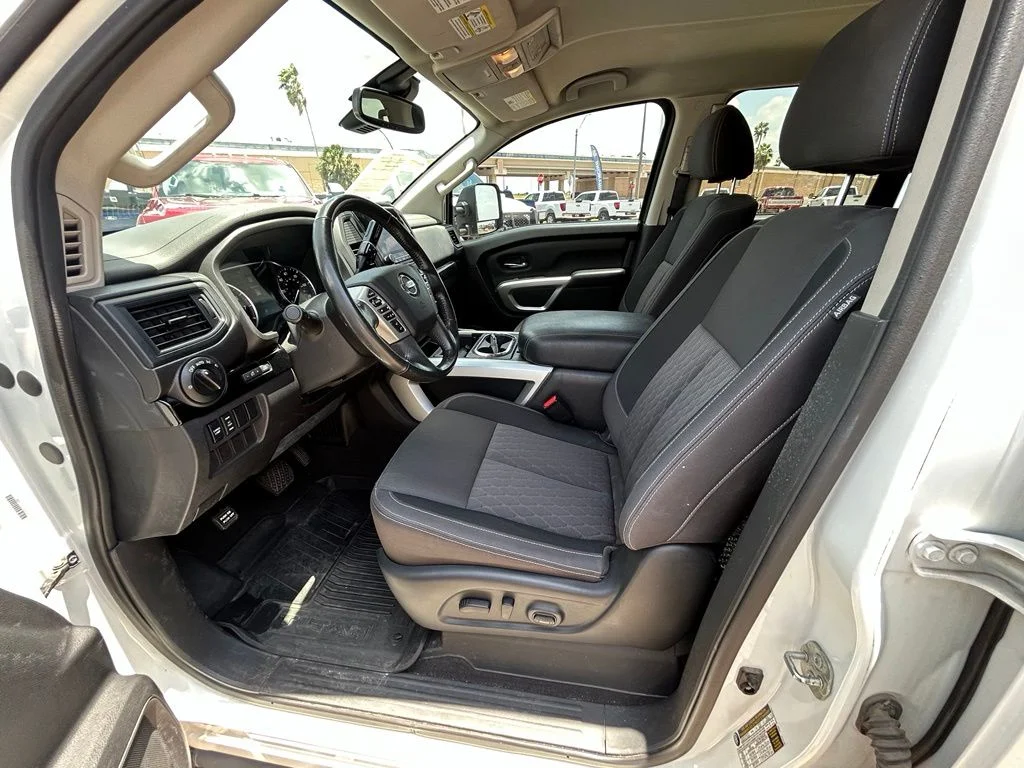 Used 2022 White Nissan SV image 11