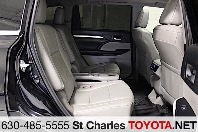 Certified Used 2018 MIDNIGHT BLACK METALLIC Toyota  image 19