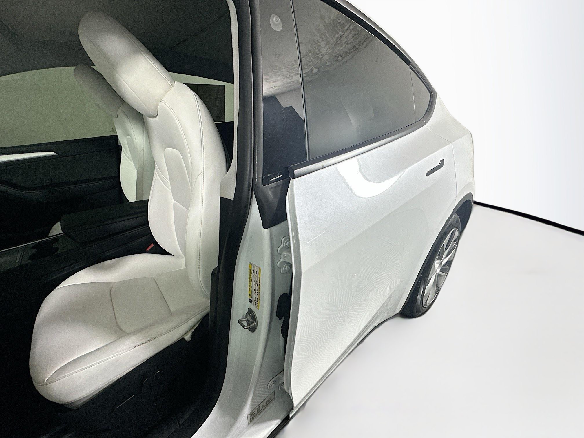 Used 2024 White Tesla Long Range image 12
