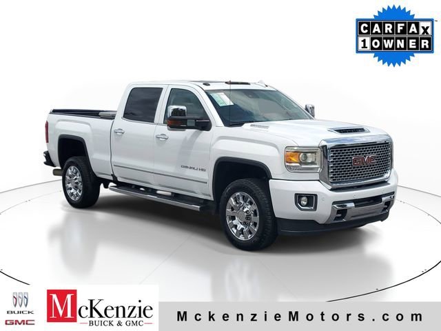 2017 GMC Sierra 4WD Crew Cab Standard Box Denali's photo