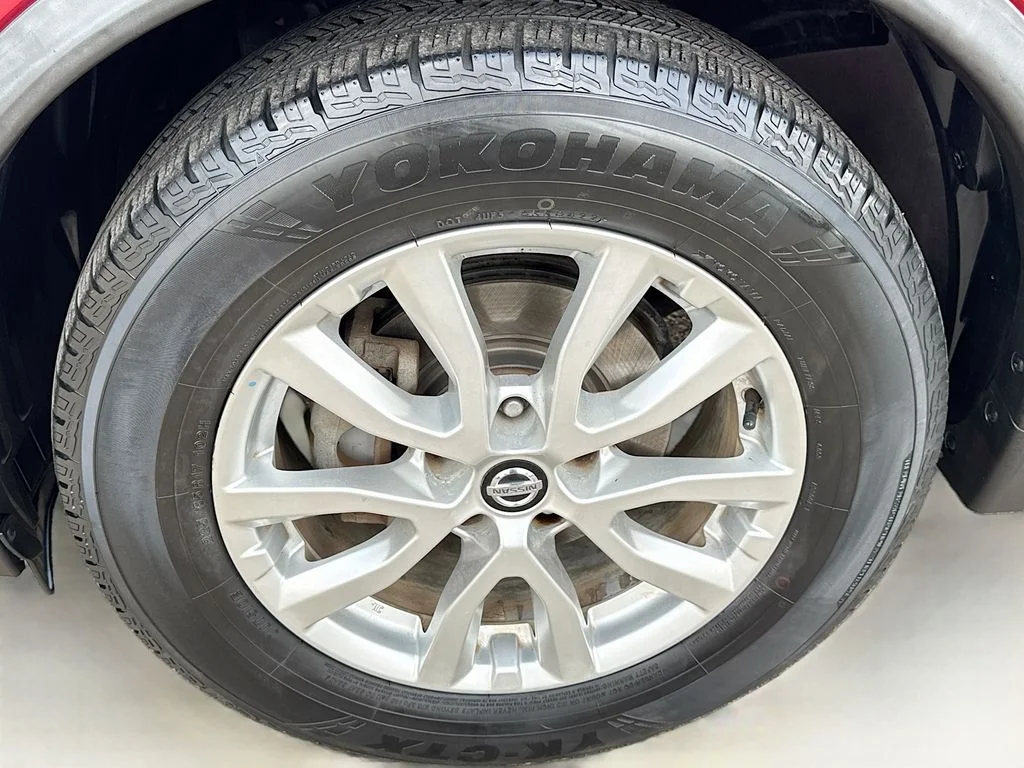 Used 2017 Red Nissan SV image 38