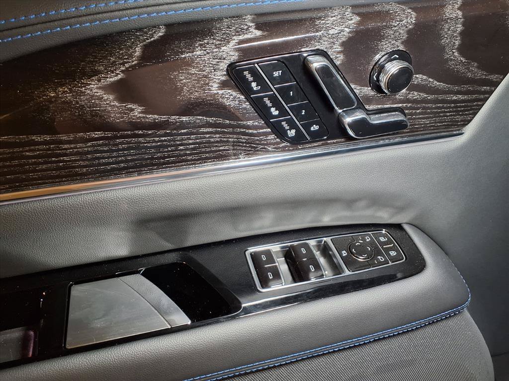2026 Cadillac Escalade IQL Luxury - Photo 15