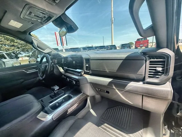 2023 Chevrolet Silverado 1500 LT - Photo 28