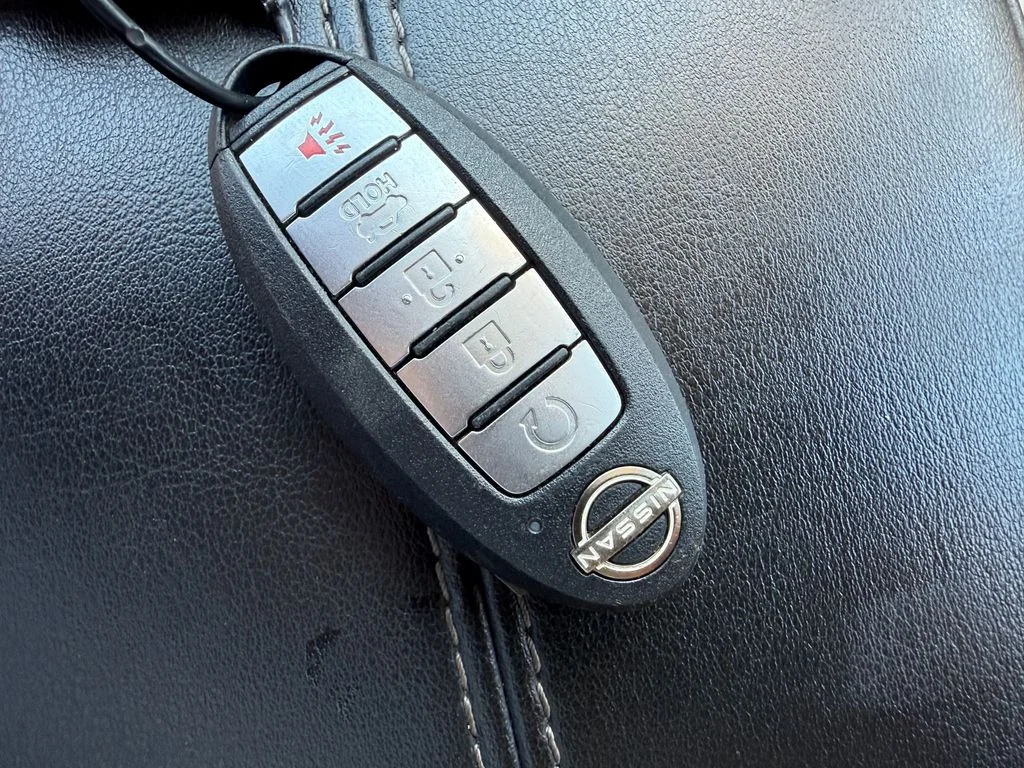 Used 2024 Silver Nissan 2.5 SV image 25