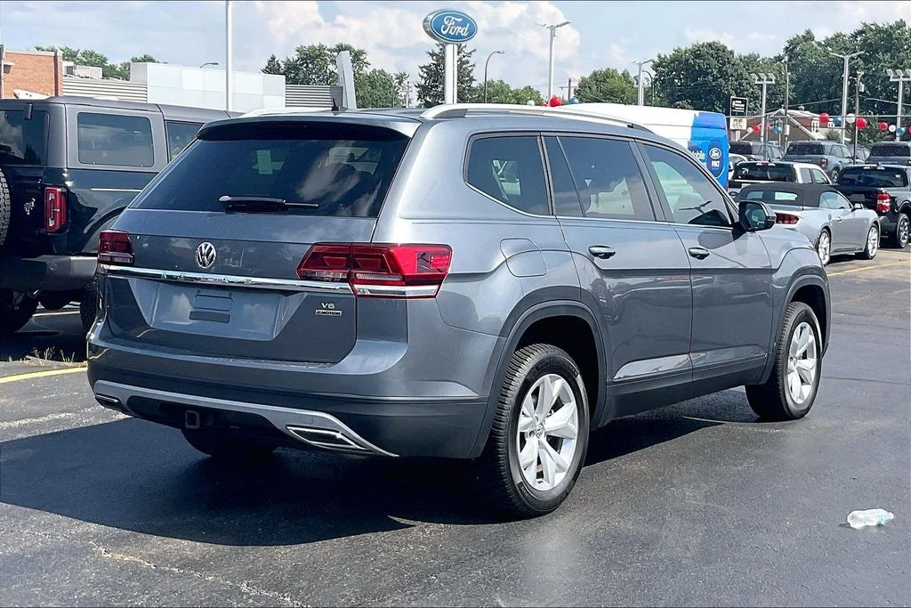 Used 2019 Gray Volkswagen S image 12