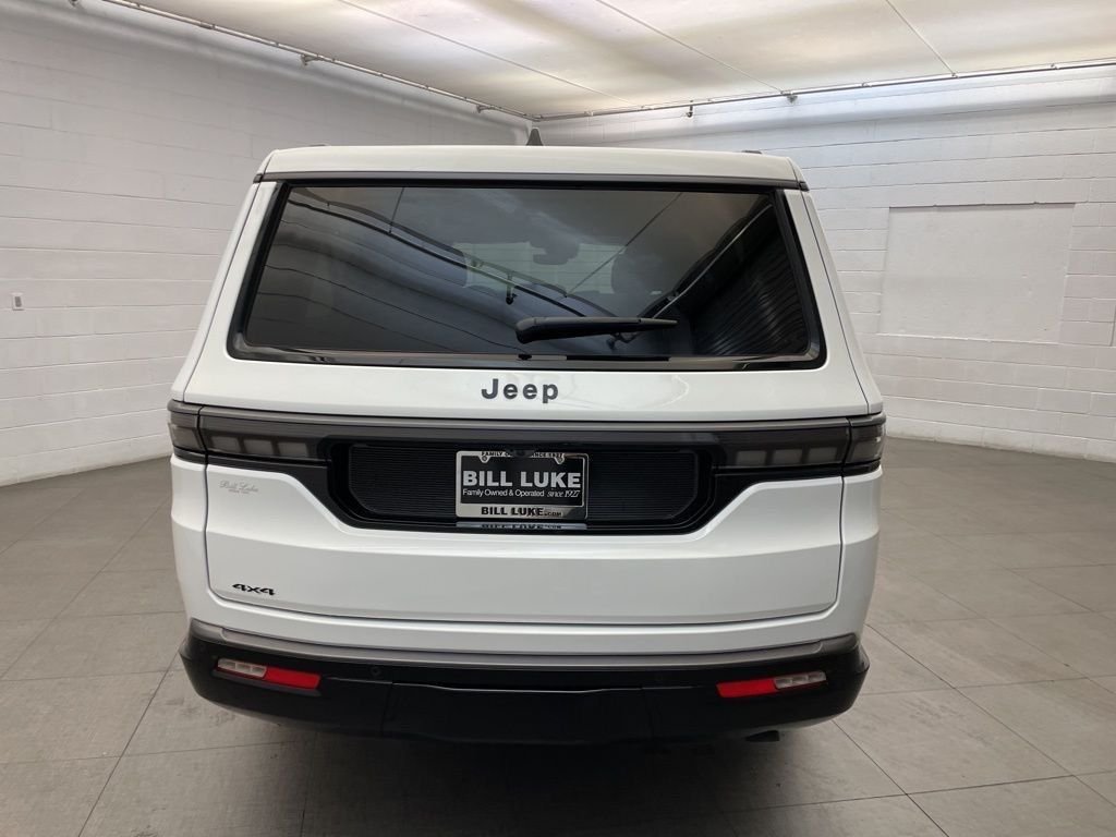 New 2026 Bright White Clear-Coat Exterior Paint Jeep Limited Reserve image 5