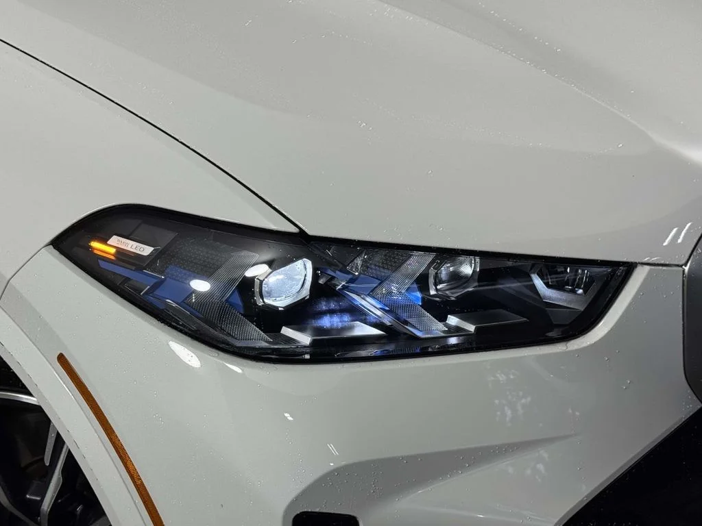 Used 2026 White BMW M60i image 15