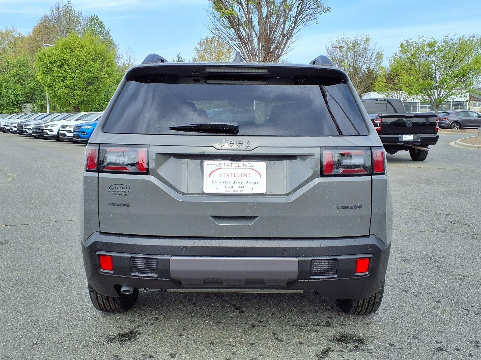 New 2026 Sting-Gray Clear-Coat Exterior Paint Jeep Laredo image 9