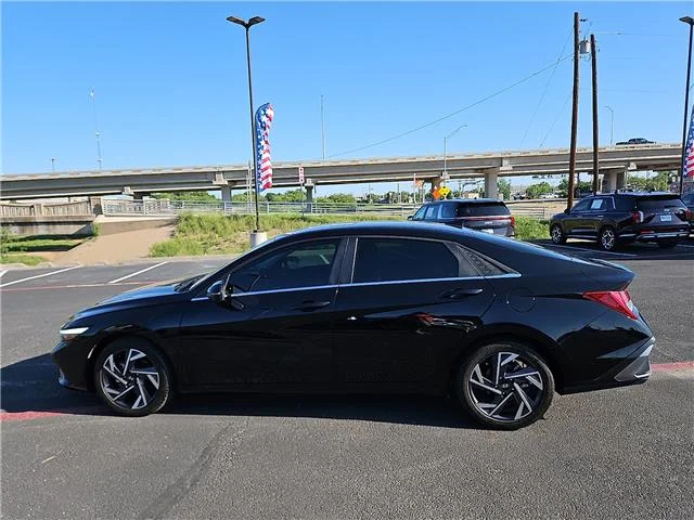 Used 2024 Black Hyundai Limited (IVT) image 2