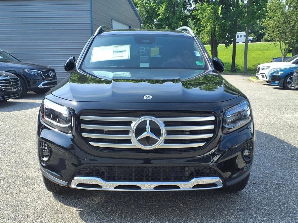 New 2025 Night Black Mercedes-Benz GLB 250 image 26