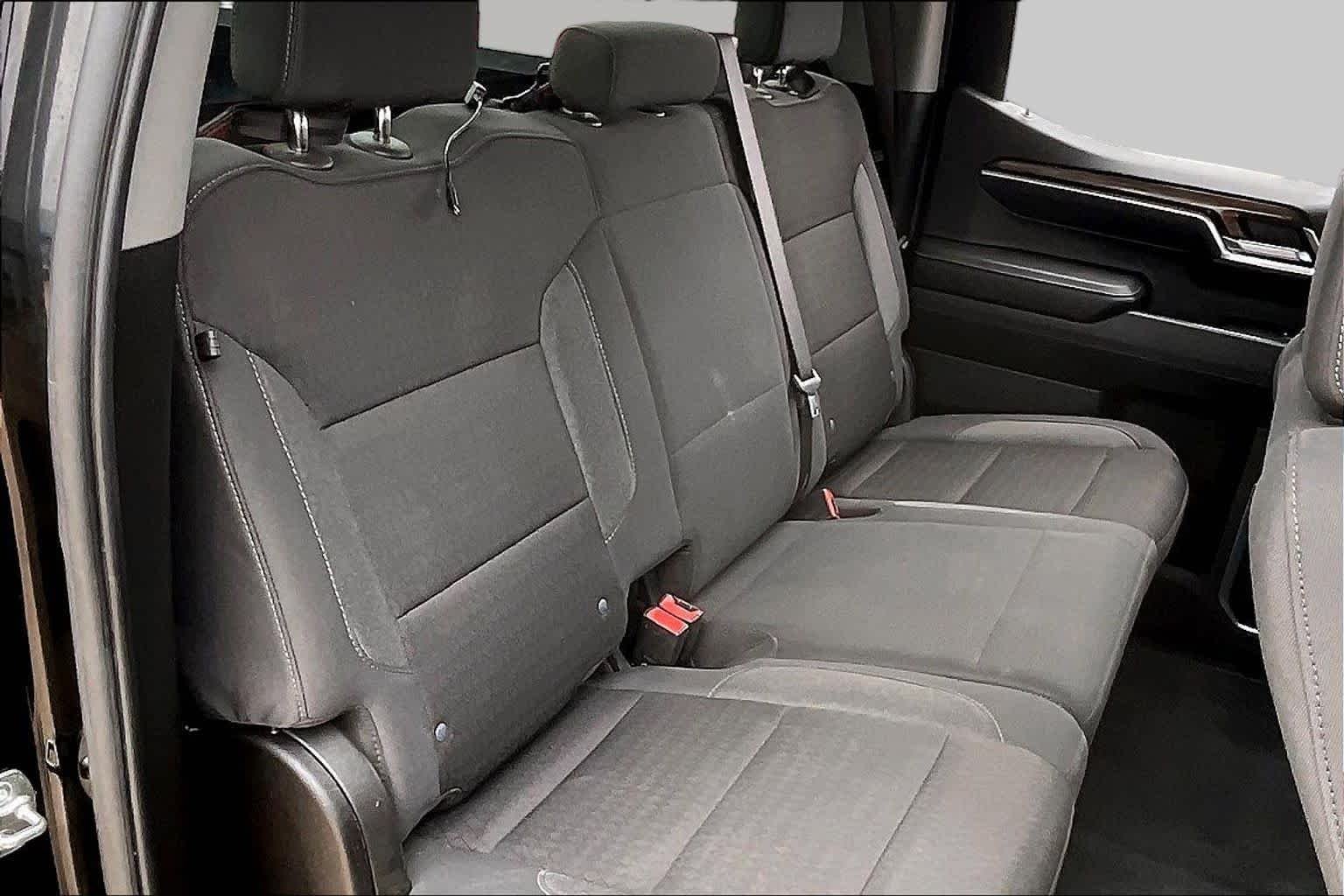 Used 2025 Black Chevrolet LT image 17