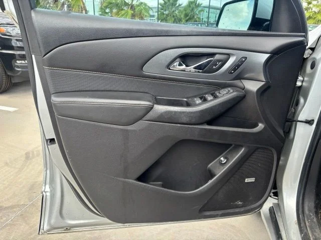 Used 2018 Silver Chevrolet Premier image 8