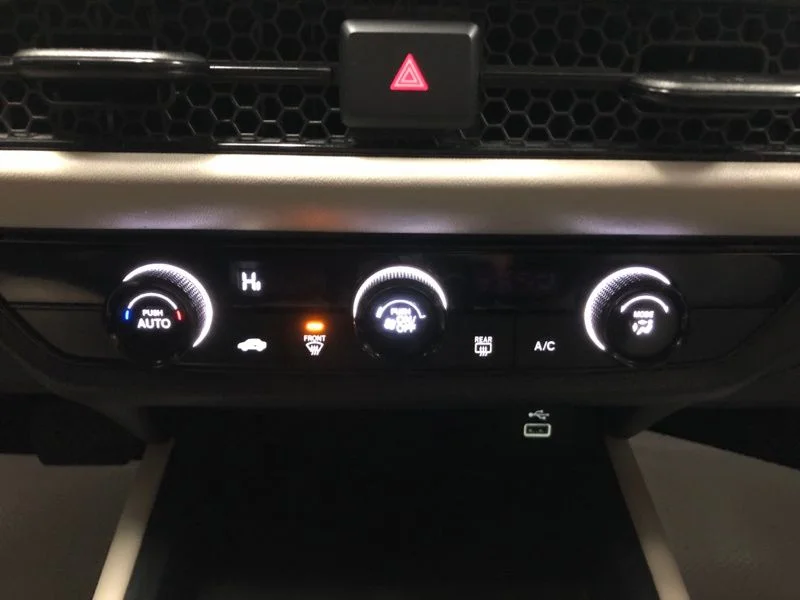 Used 2024  Honda LX image 26