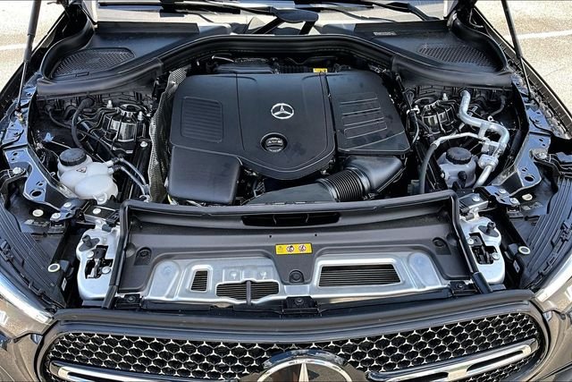 Used 2026 Gray Mercedes-Benz GLC 300 image 30