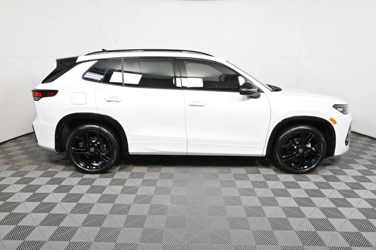 New 2026 Opal White Pearl Volkswagen SE R-Line Black image 4