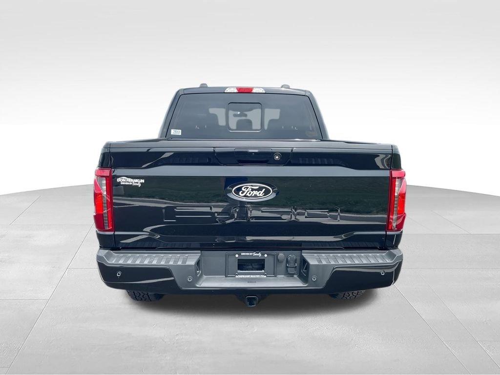 New 2026 Agate Black Metallic Ford XLT image 7