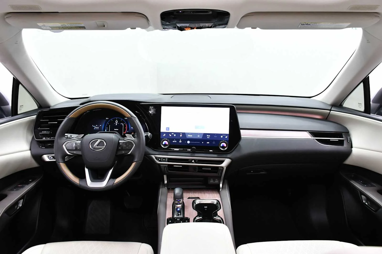 Used 2025 Iridium Lexus Premium Plus image 18