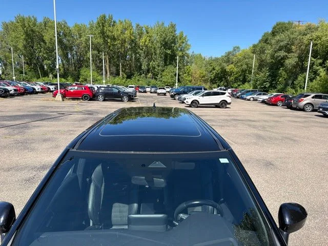 Used 2022 Labrador Black Pearl Mitsubishi Black Edition image 10