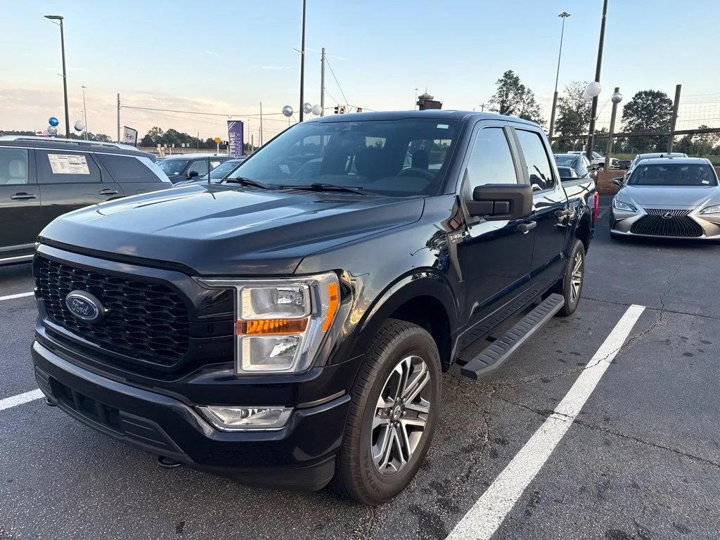 Used 2021 Black Ford XL image 3