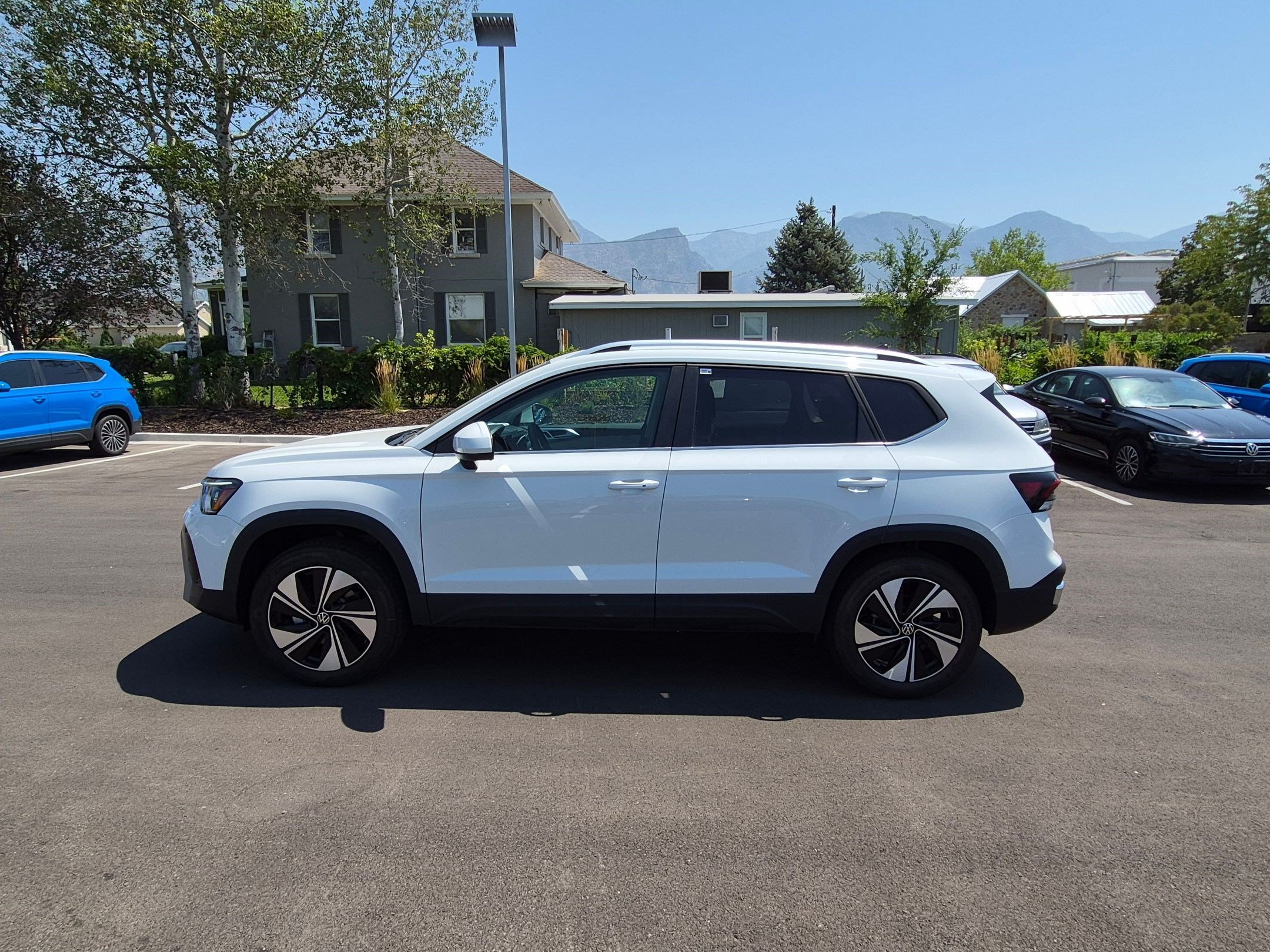 New 2026 Pure White Volkswagen SE image 7