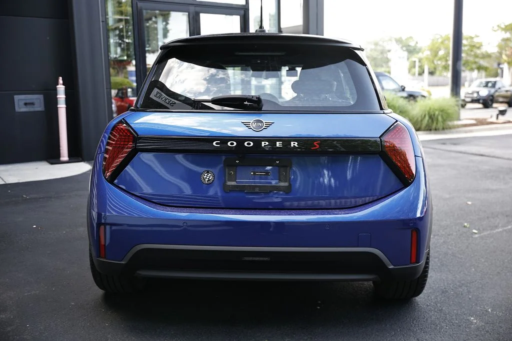 Certified Used 2025 Blazing Blue Metallic MINI Signature Plus image 9