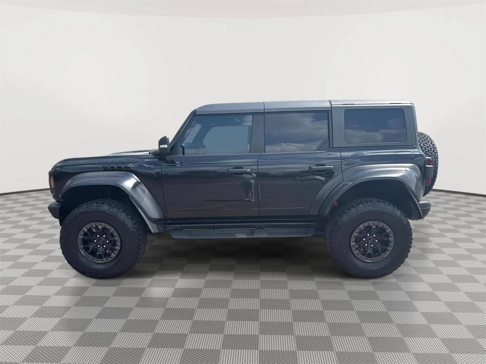 2023 Ford Bronco 4-Door Raptor - Photo 9