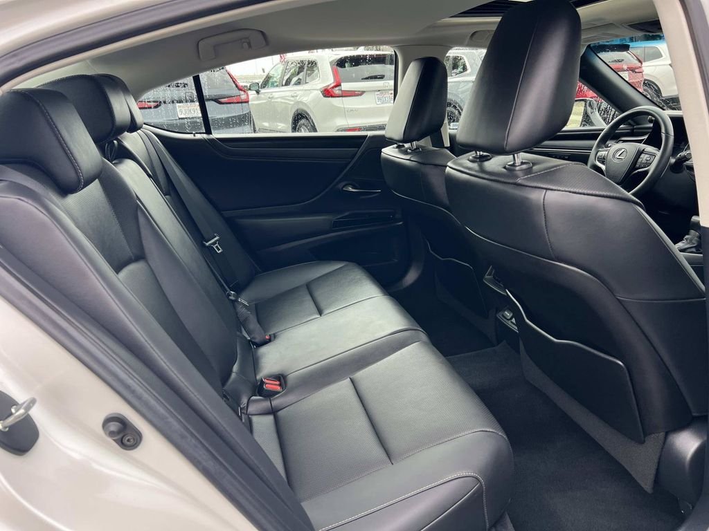 Used 2023 White Lexus 350 image 32