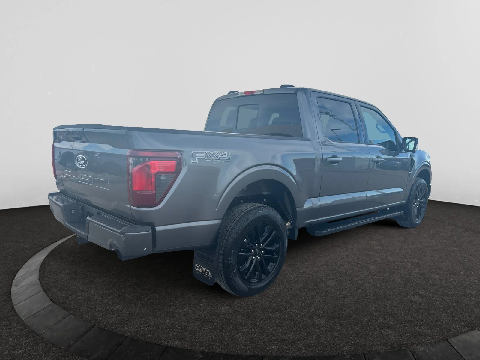 New 2026 Carbonized Grey Metallic Ford XLT image 5