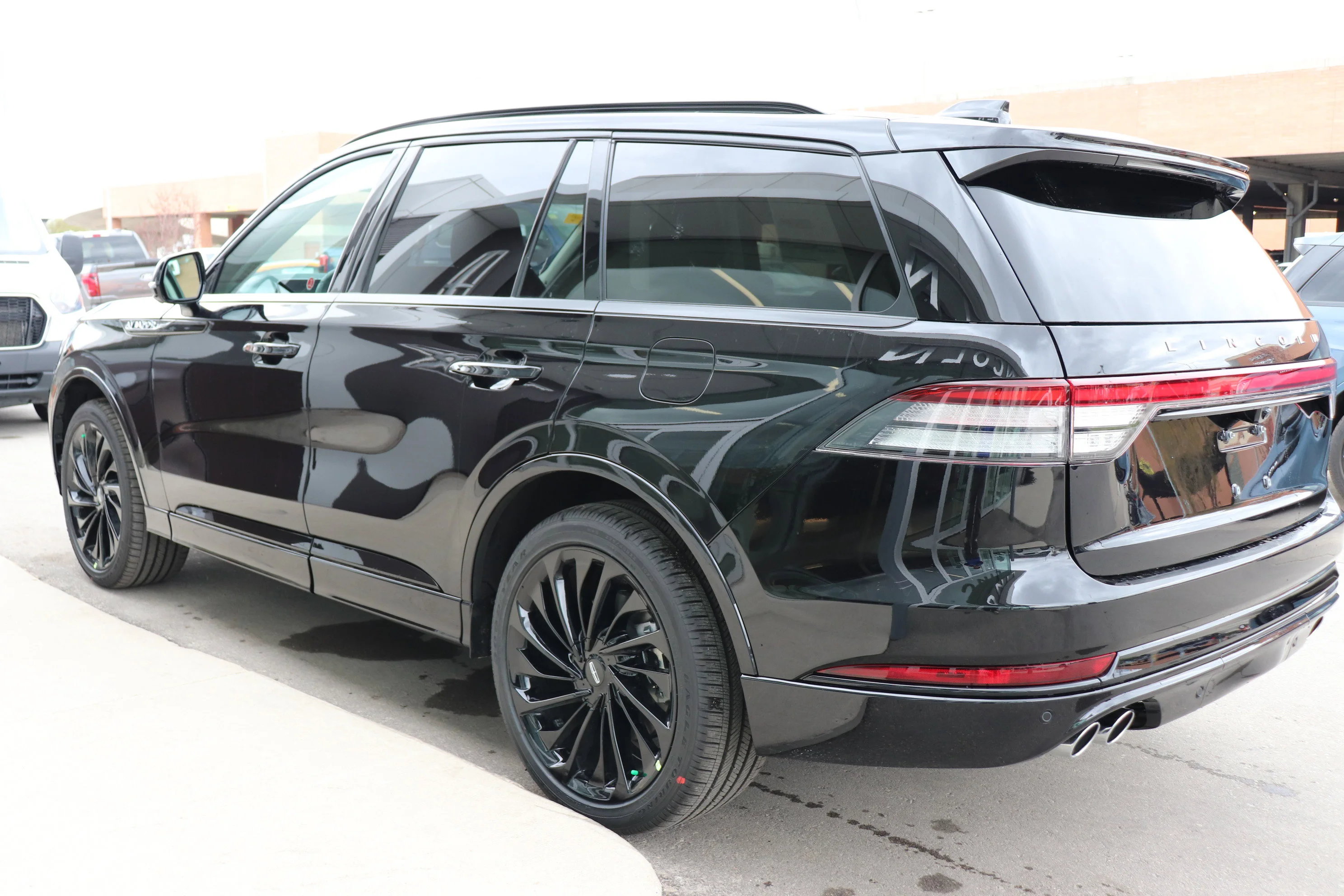 New 2026 INFINITE BLACK MET CC Lincoln Reserve image 4