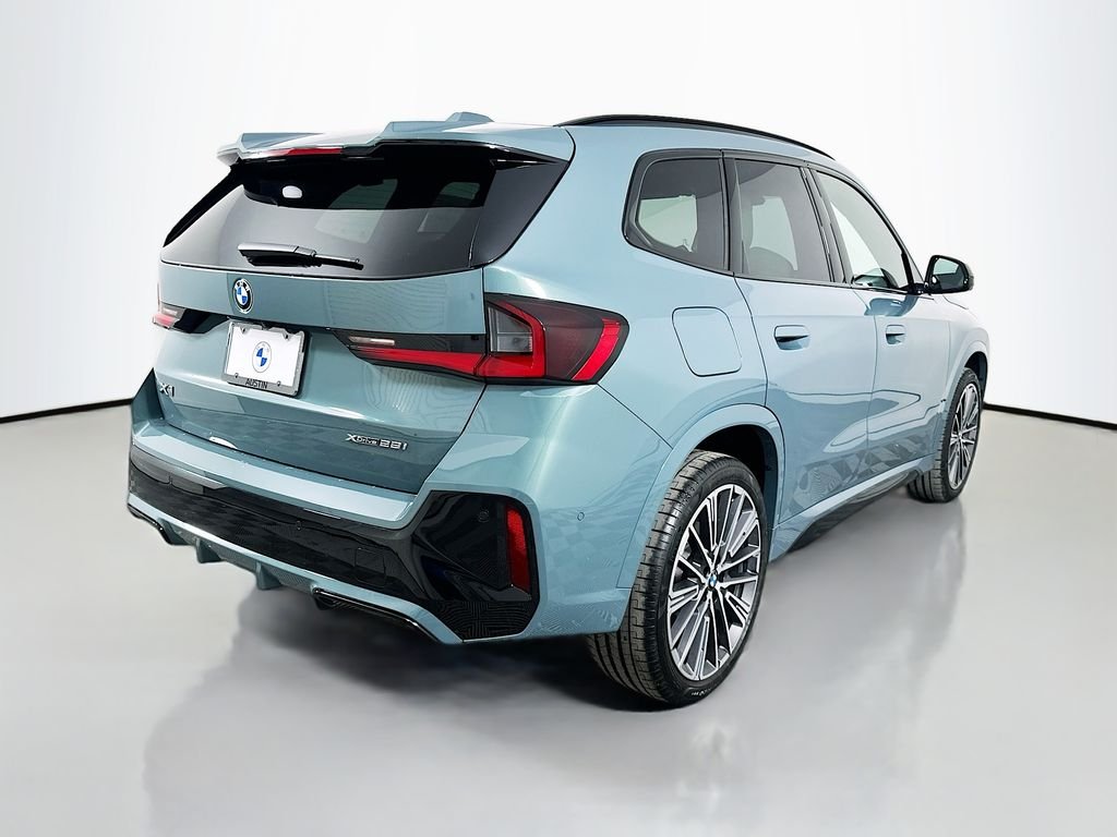 Used 2026 Cape York Green Metallic BMW xDrive28i image 5
