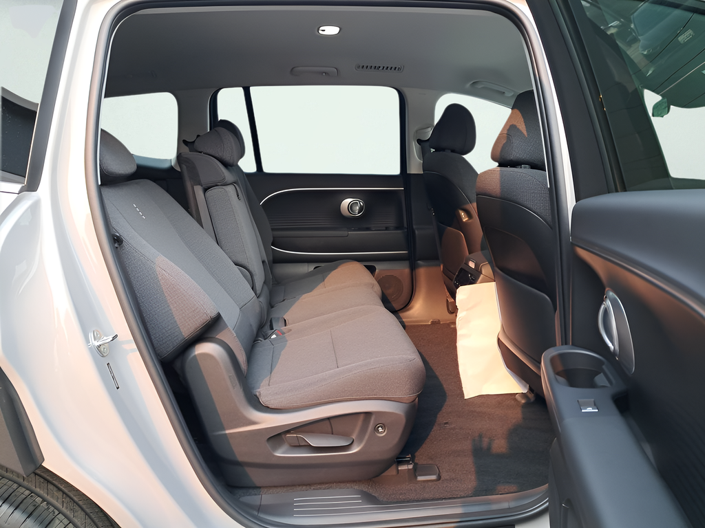 2026 Hyundai IONIQ 9 SE - Photo 15