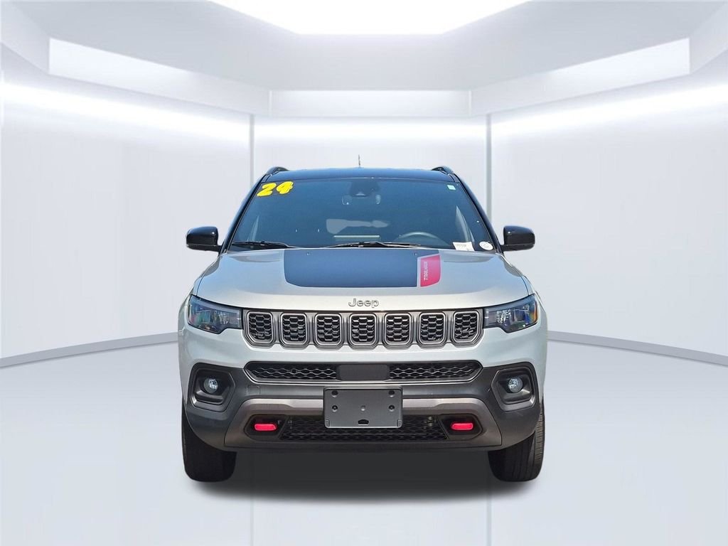 Used 2024 Silver Jeep Trailhawk image 11