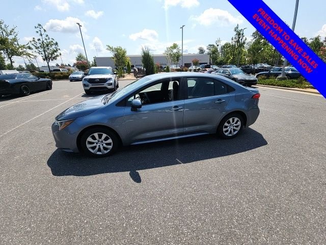 Used 2020 Blue Toyota LE image 8