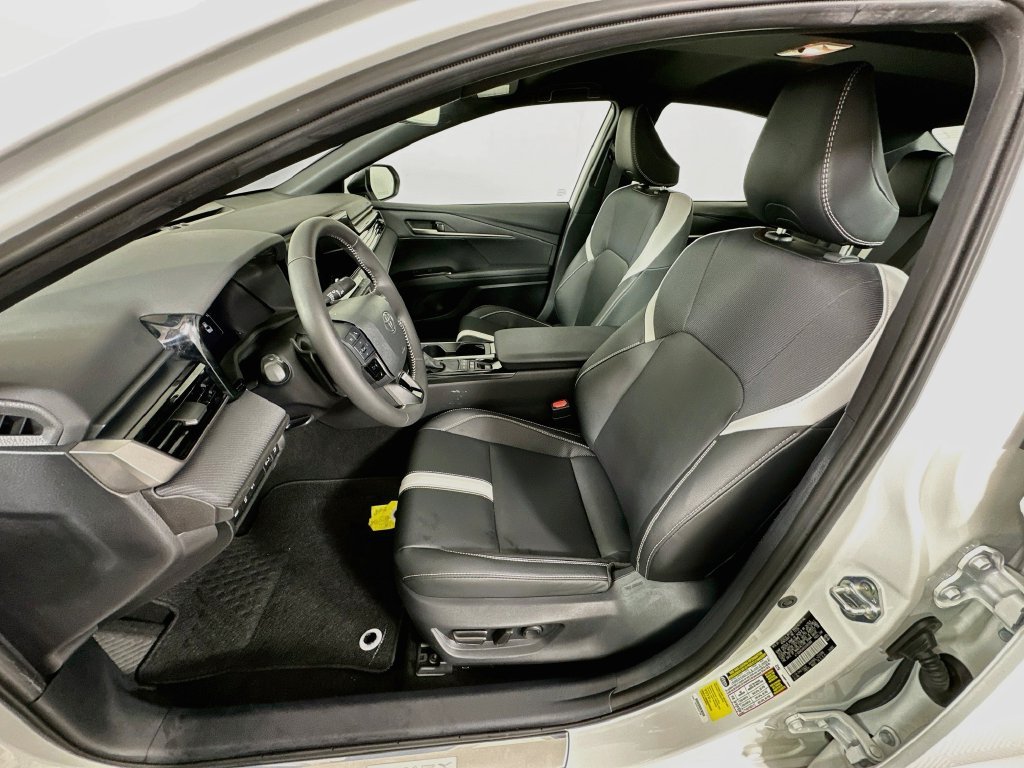 Used 2025 White Toyota SE image 21