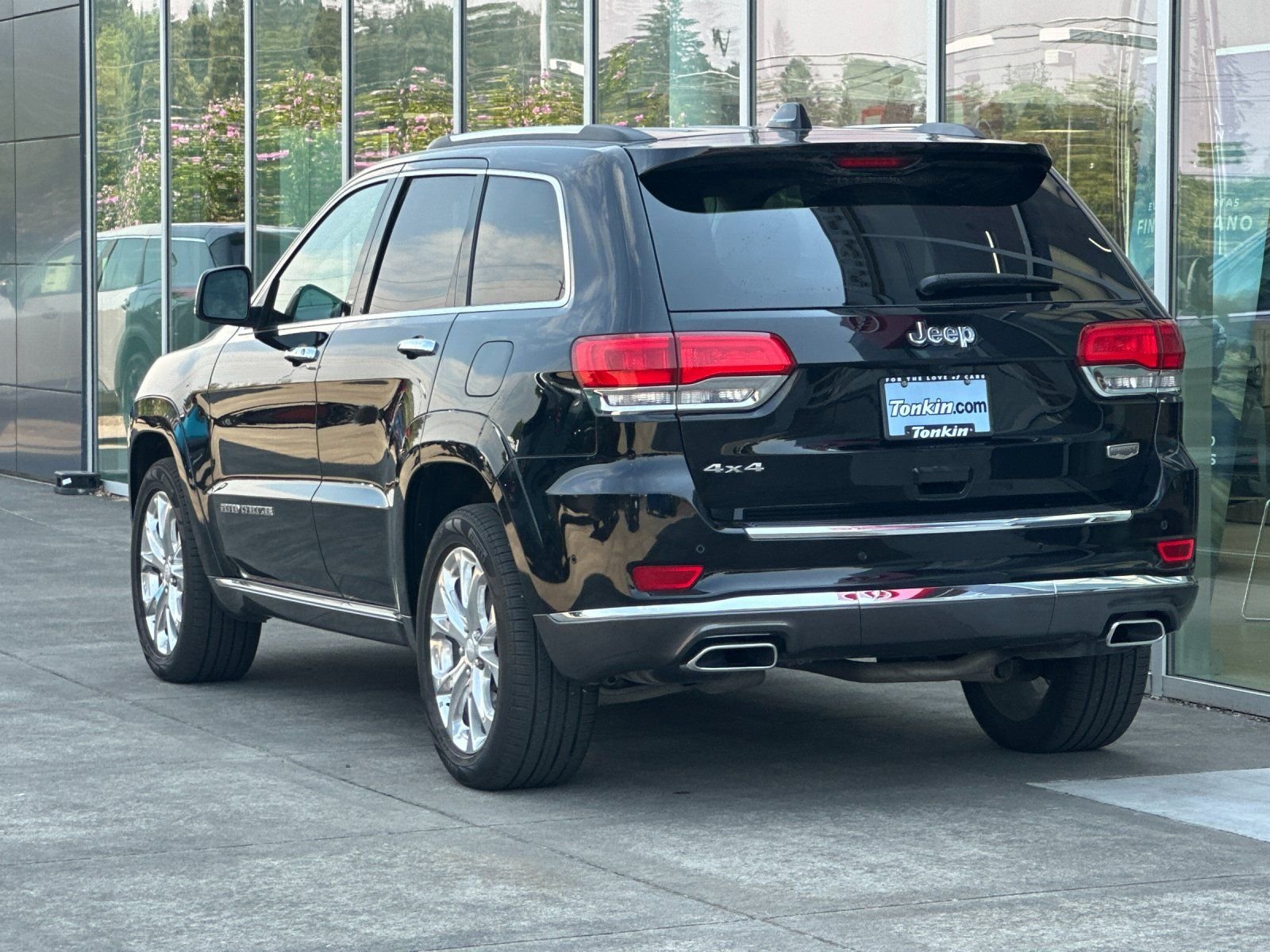 Used 2021 Diamond Black Crystal Pearlcoat Jeep Summit image 5