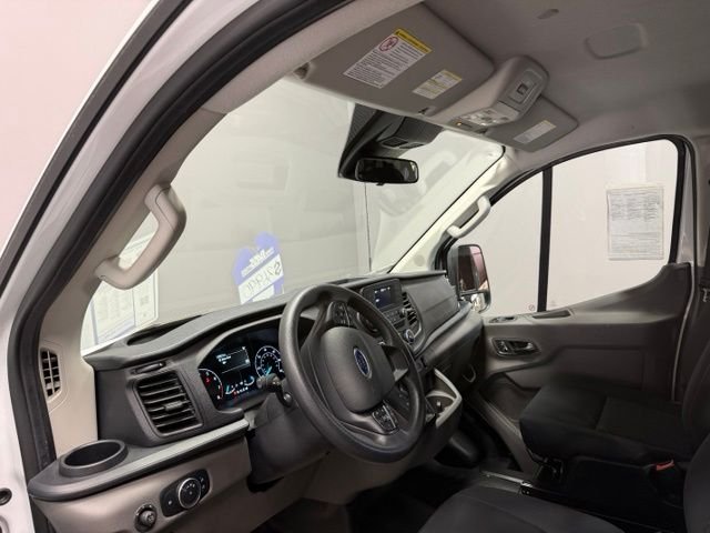 Used 2025 Oxford White Ford Base image 16