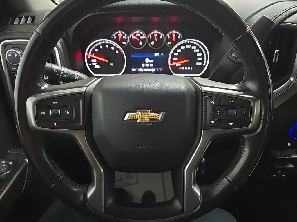 Used 2019 Silver Ice Metallic Chevrolet LT image 18