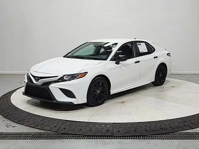 Used 2020 White Toyota SE Nightshade image 3
