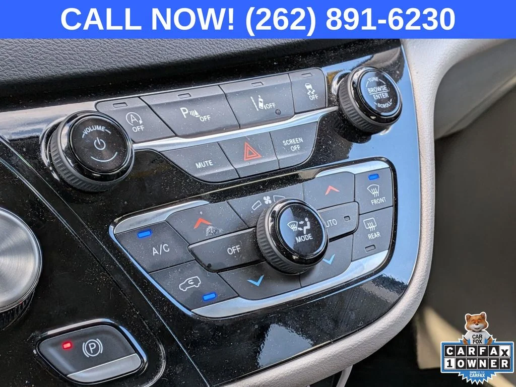 Used 2024 Black Chrysler Touring L image 20