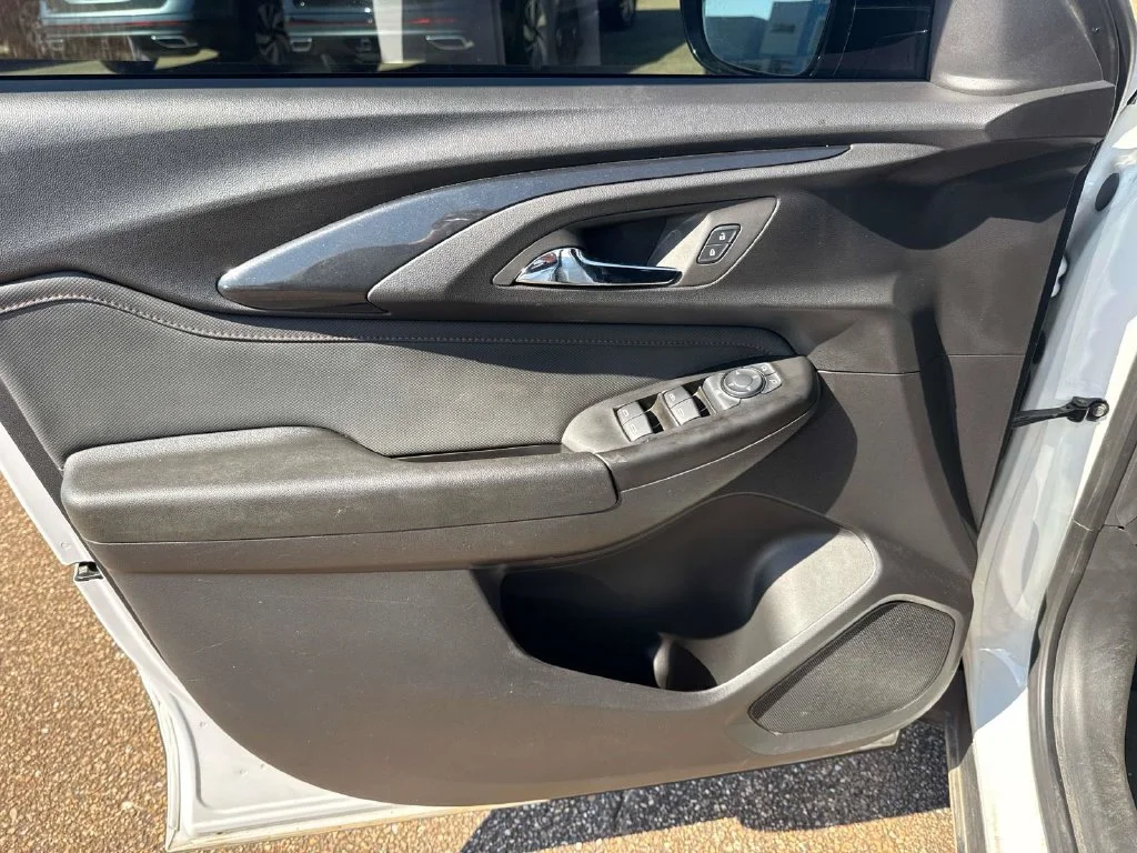 Used 2023 White Chevrolet RS image 23
