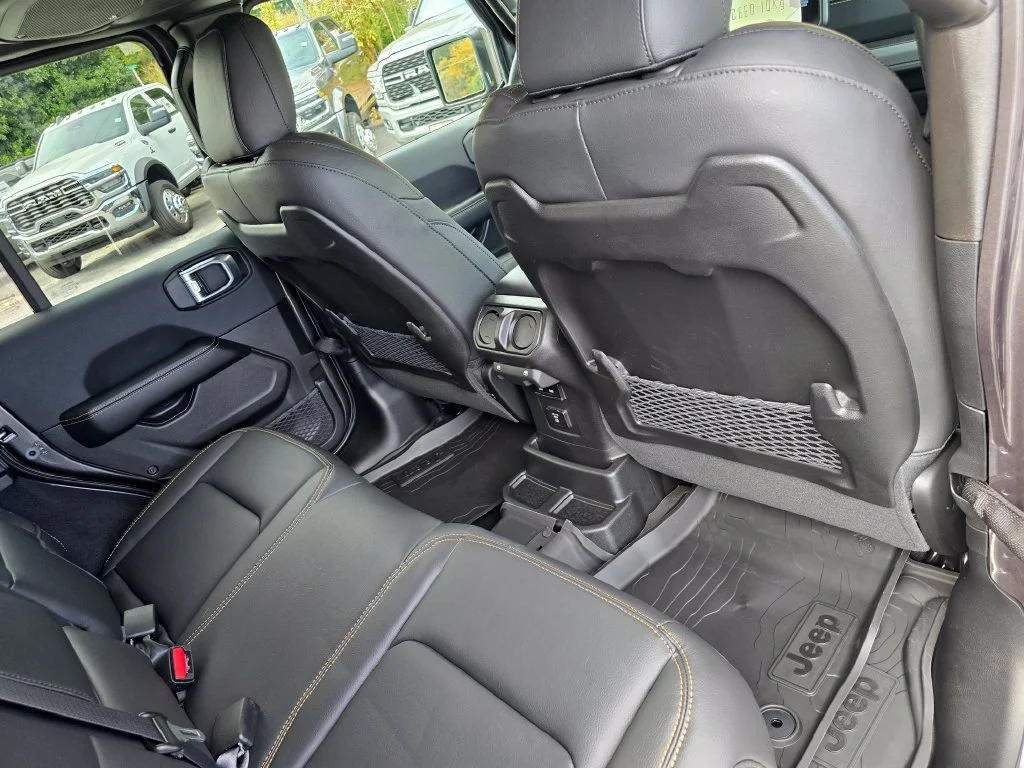 New 2027 Gray Jeep Sahara image 26