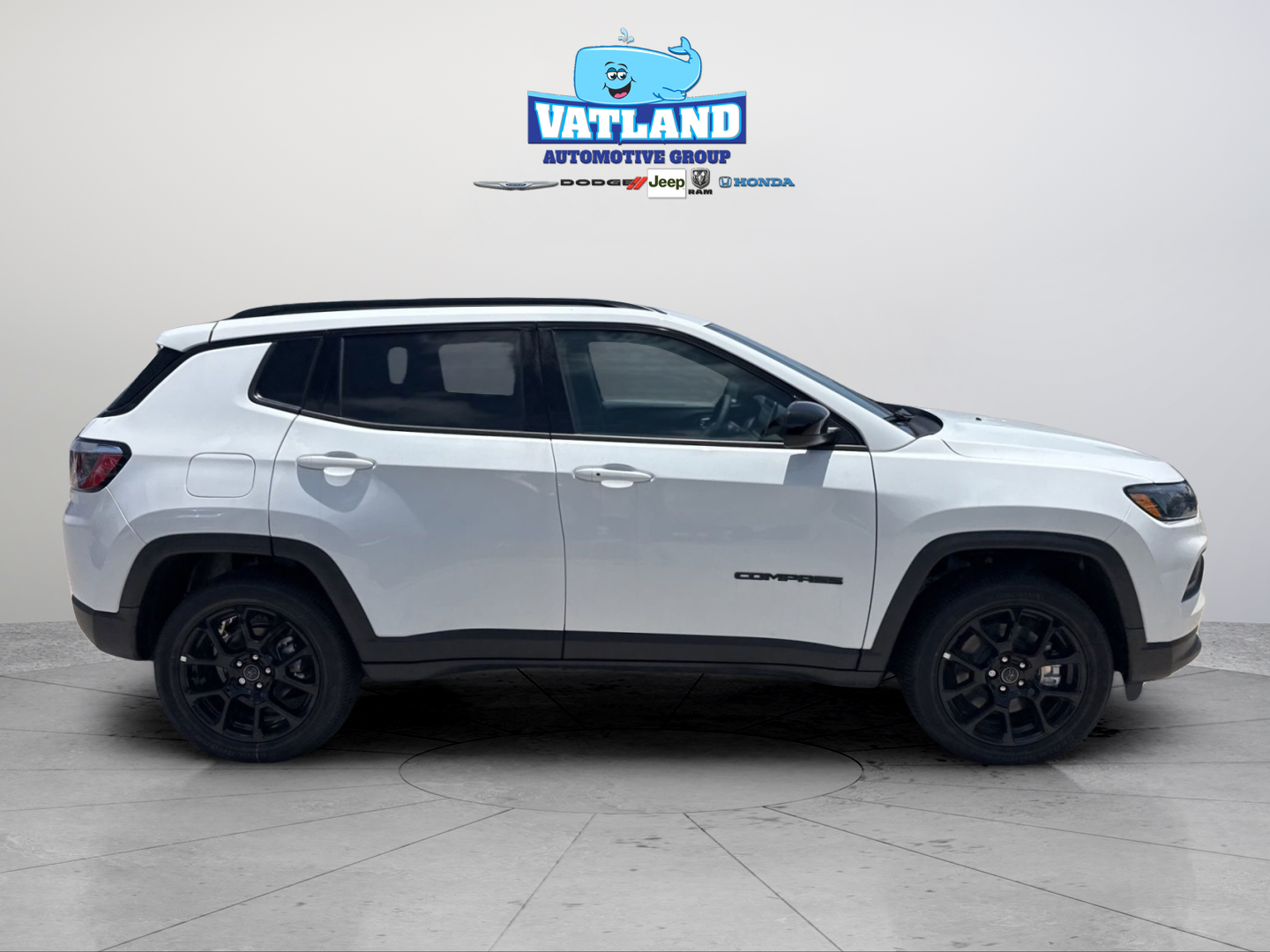 New 2026 Bright White Clearcoat Jeep Latitude image 12