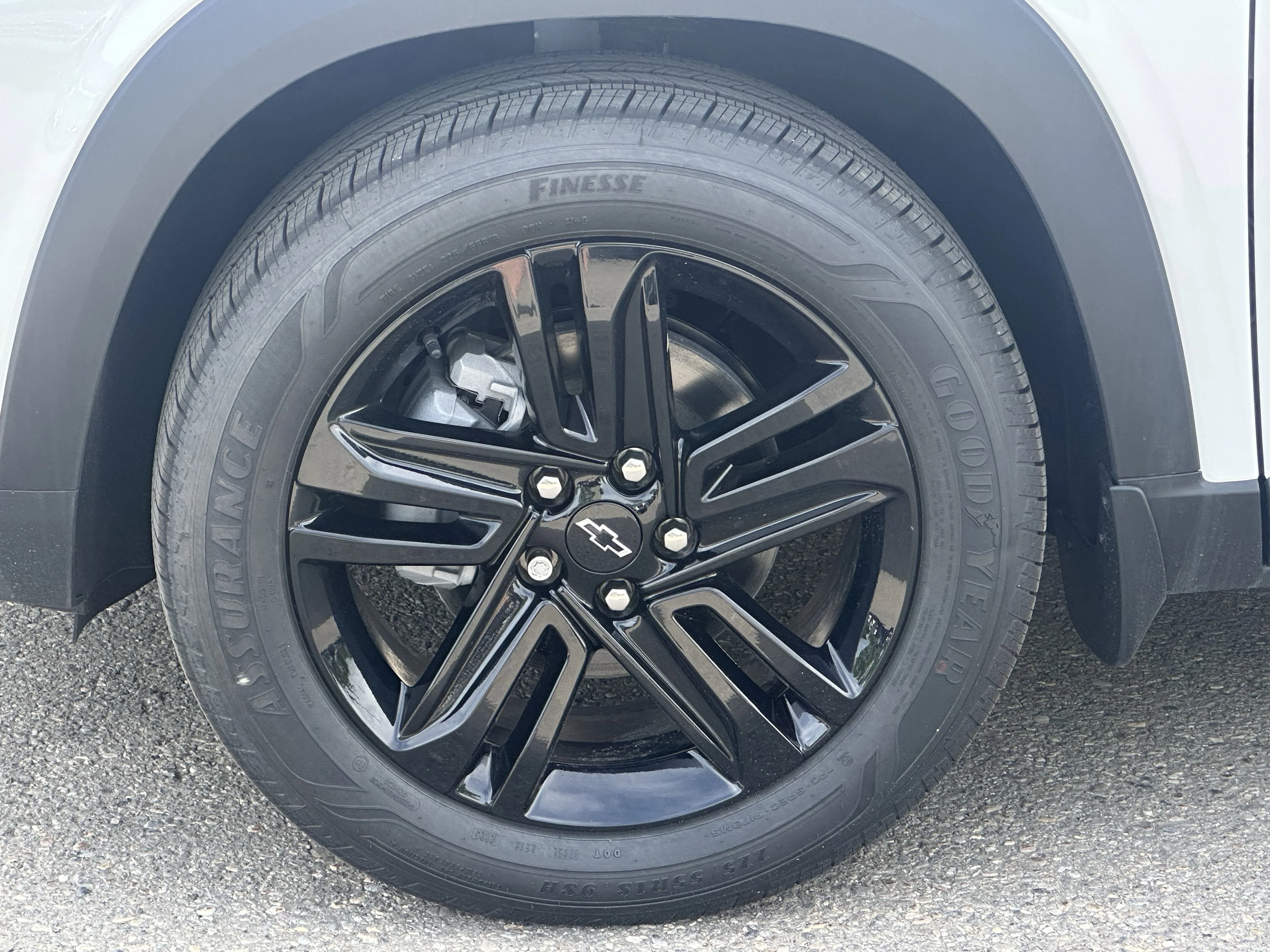 New 2026 Summit White Chevrolet ACTIV image 15