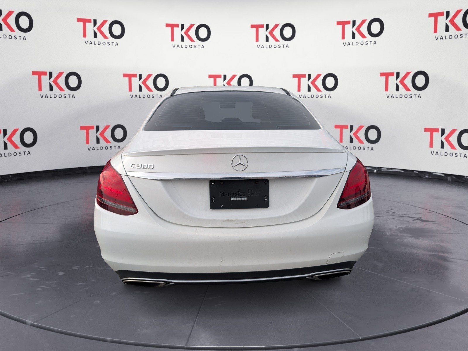 Used 2019 OFF WHITE Mercedes-Benz C 300 image 3
