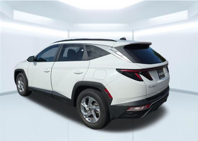 Used 2023 White Hyundai SEL image 3