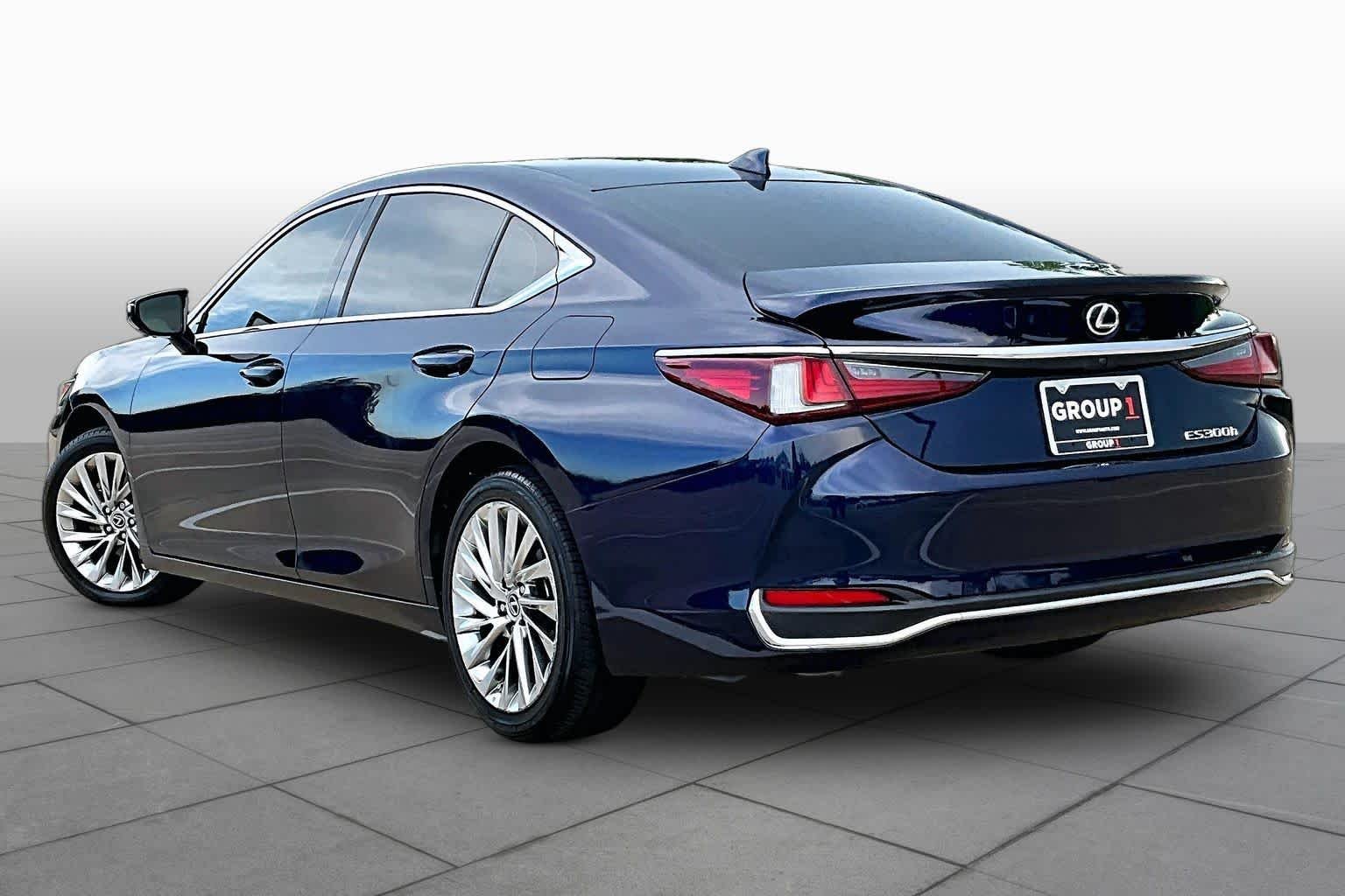 Used 2023 Nightfall Mica Lexus Ultra Luxury image 12