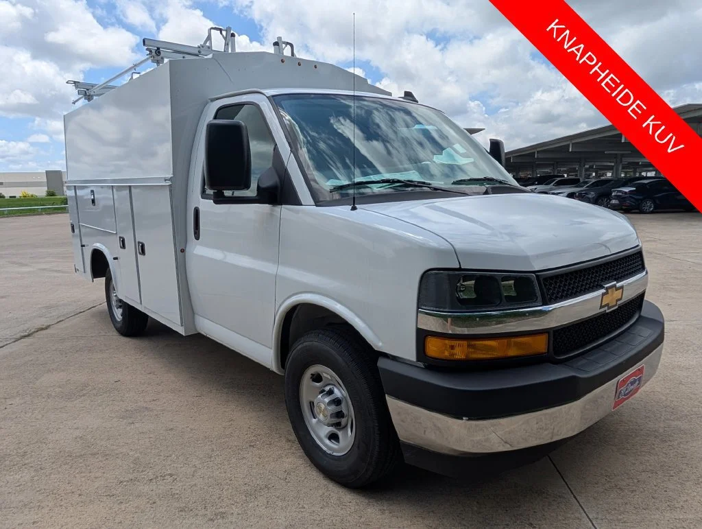 2026 Chevrolet Express Cutaway Base