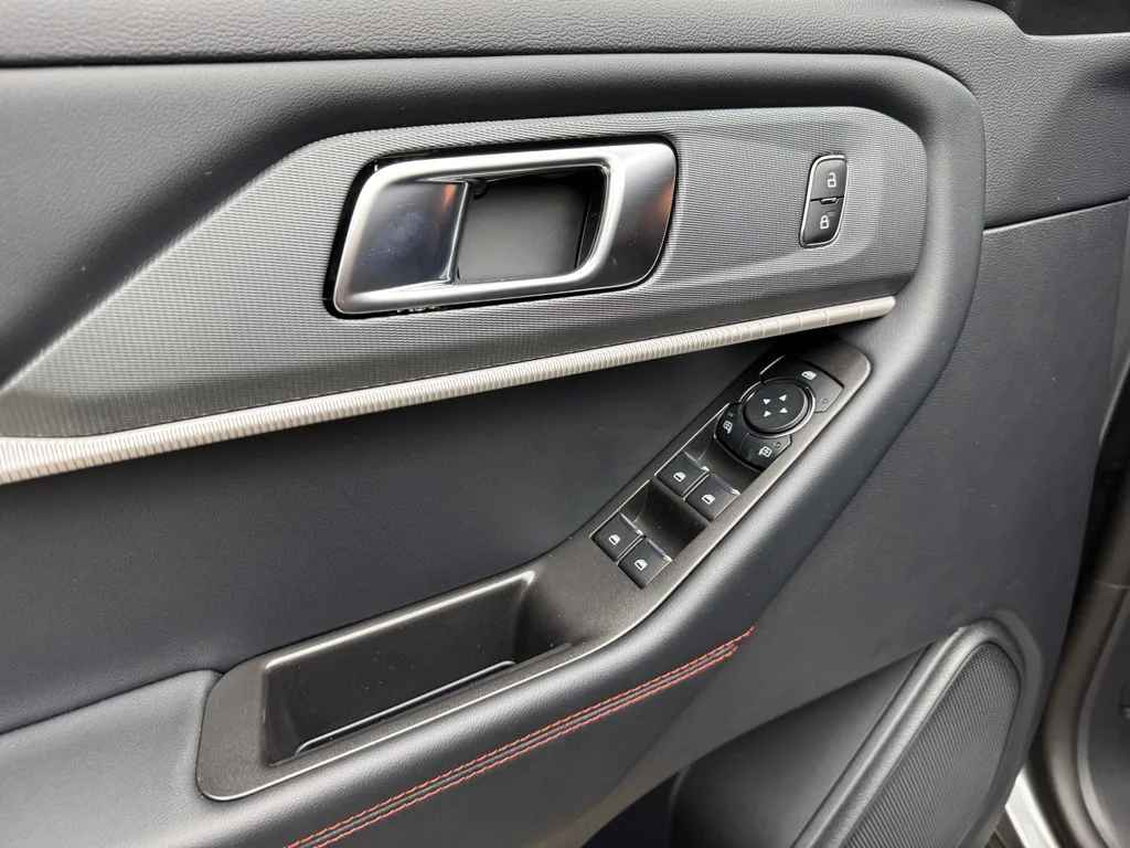New 2026 Carbonized Gray Metallic Ford ST-Line image 11