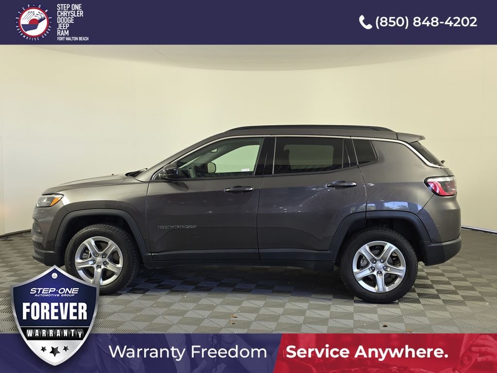 Used 2024 Gray Jeep Latitude image 3