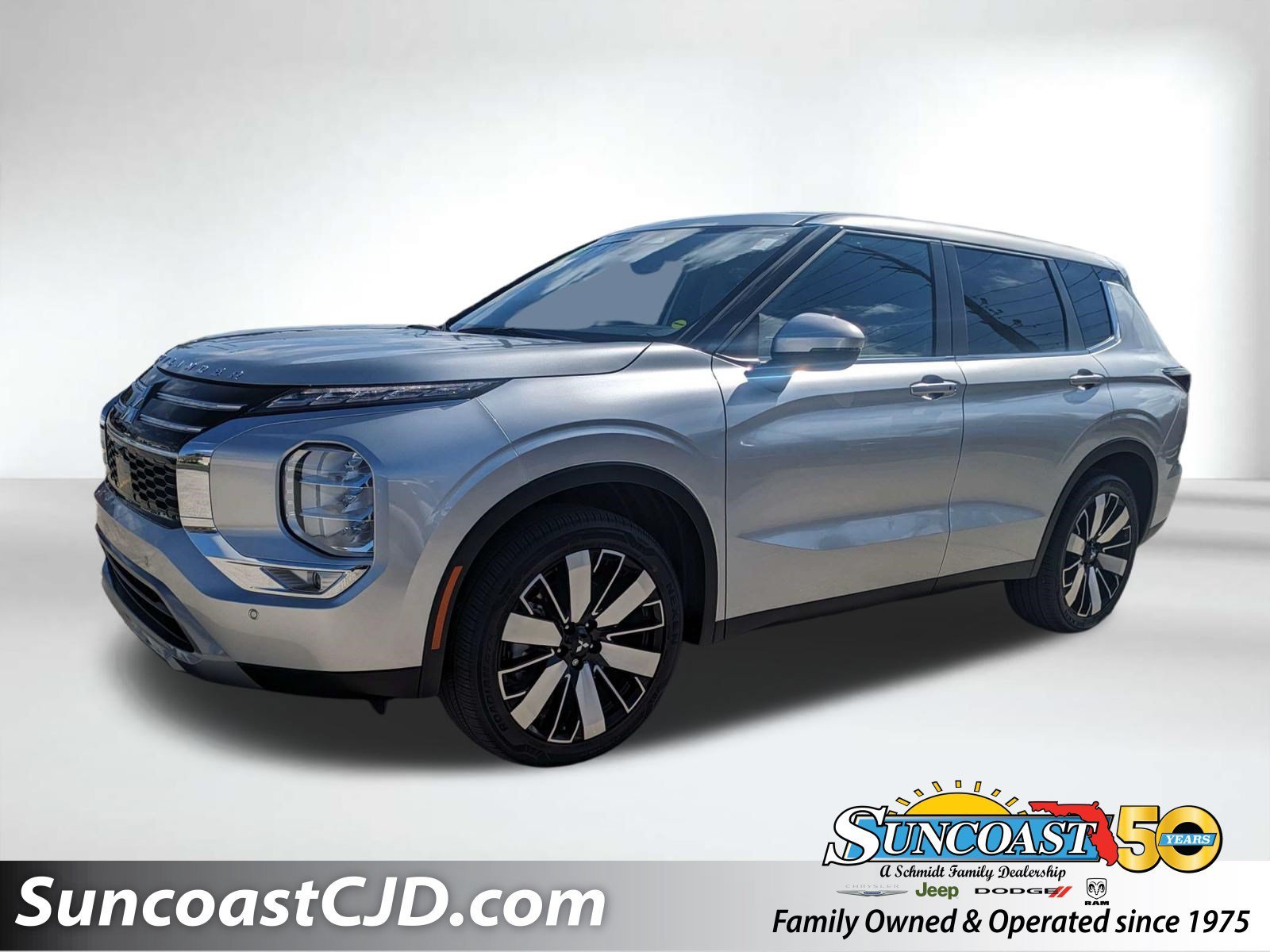 2025 Mitsubishi Outlander SE 2WD's photo